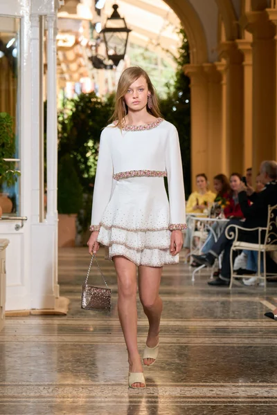 Look 2